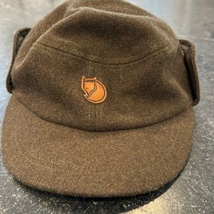 Fjall Raven winter cap in brown